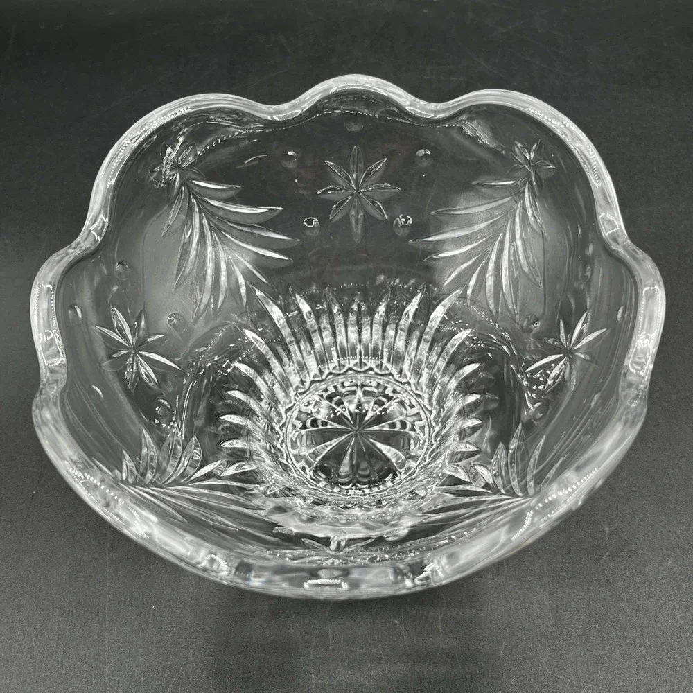 Mikasa Christmas Night Crystal Bowl Scalloped 6
